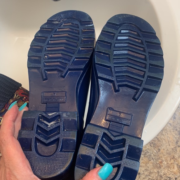 SakRoots Navy Blue Floral Print Waterproof Rain Boots Size 7 - Picture 8 of 10